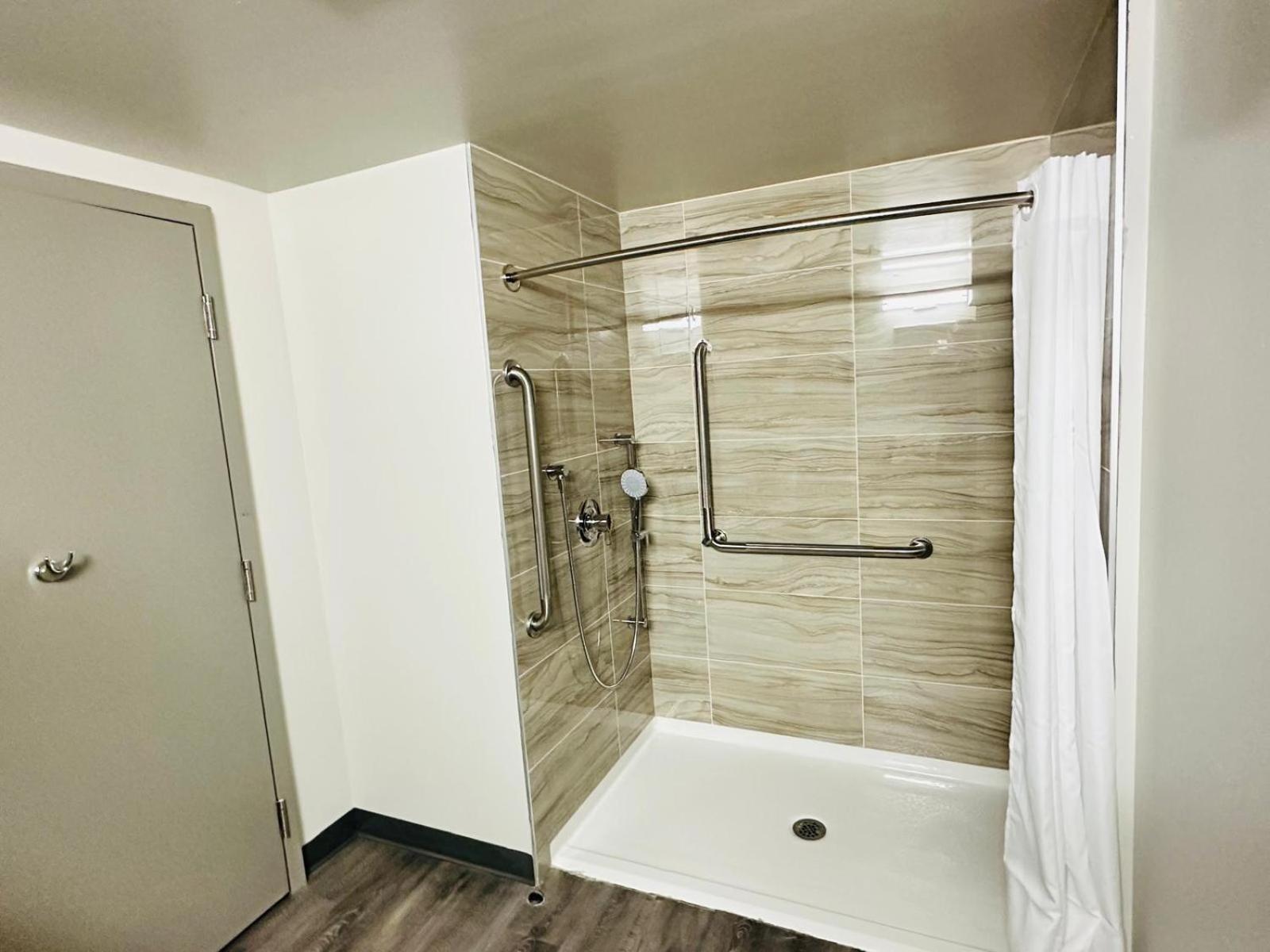 Northland Motel 2*